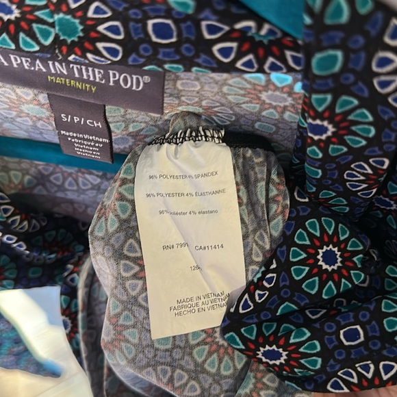 A Pea In The Pod Maternity Blouse, Geometric, Floral, Print, Small 🤰 - Picture 7 of 11